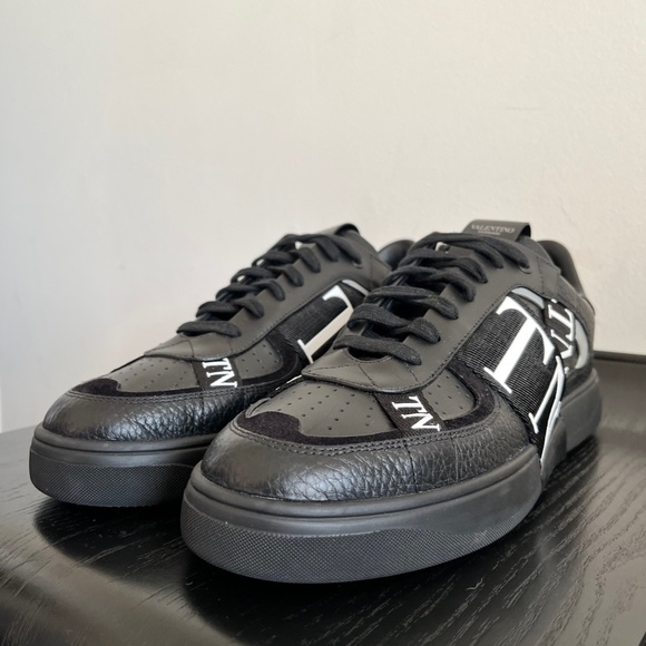 Valentino Men's Sneakers - Picture 5 of 5